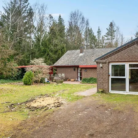 5 Bedroom Amazing In Prázdninový dům