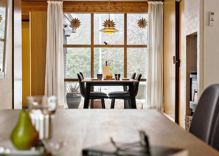 5 Bedroom Amazing In *