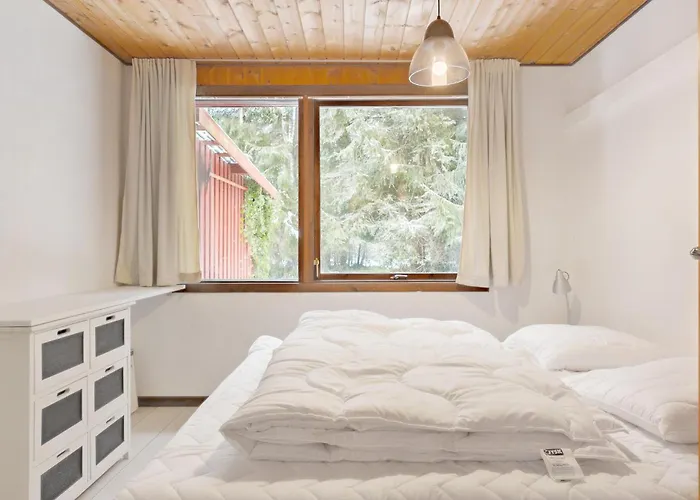 5 Bedroom Amazing In Ferienhaus *